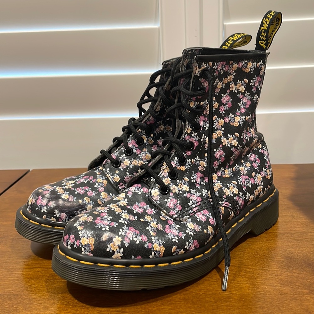 Flower Dr. Martens